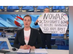 "Хочу детей от Кима": яркие фотожабы на протест журналистки в прямом эфире росТВ