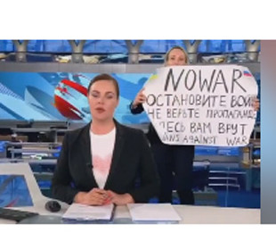 "Хочу детей от Кима": яркие фотожабы на протест журналистки в прямом эфире росТВ