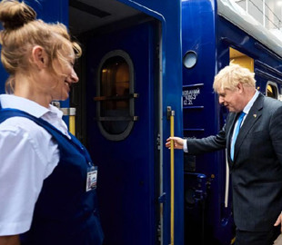 Борис Джонсон скористався дипломатичними потягами “Укрзалізниці” (фото)