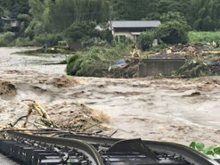 Разгул стихии в Японии привёл к остановке заводов Panasonic и Canon