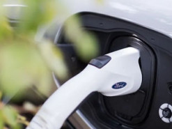Ford прекратила продажу домашних зарядных станций для электромобилей из-за брака