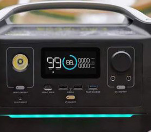 Які гаджети допоможуть зекономити електроенергію під час відключень світла: поради щодо вибору