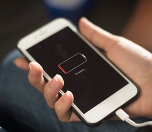 Пользователи массово жалуются на быстрый разряд аккумуляторов iPhone