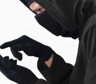 Шахраї придумали 6 схем крадіжки грошей із карток: як не попастися