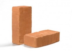 Женщина купила у интернет-мошенника 2 кирпича за 17 тысяч гривен