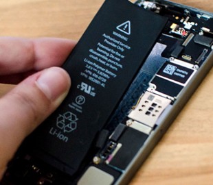 Apple пообещала вернуть $50 тем, кто заменил аккумулятор iPhone