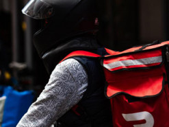 Американские сервисы по доставке еды подали в суд на Нью-Йорк