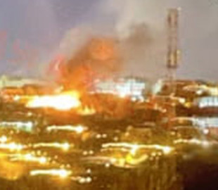 Палало до неба: на росії горів Калузький НПЗ "Перший завод", загасити пожежу не могли декілька годин