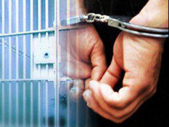 За оборудки з чужою карткою чоловіку загрожує позбавлення волі