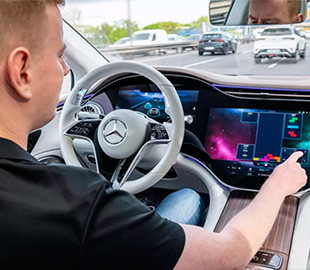 Mercedes-Benz внедряет самый продвинутый в мире автопилот