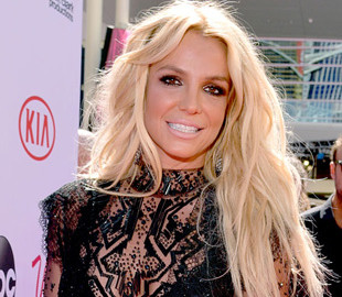 Бритни Спирс намекнула на новую песню и показала, как поет после долгого перерыва