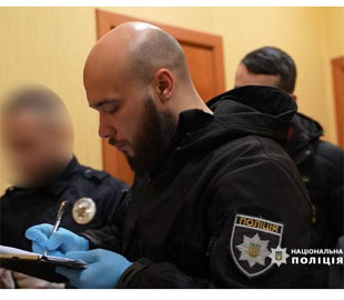 Одеські поліцейські відправили на лаву підсудних організовану злочинну групу псевдоволонтерів