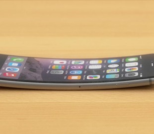 До выхода гнущегося iPhone еще много лет