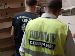 В Харьковской области бизнесмены производили фальшивый антисептик и заработали 4 миллиона