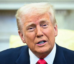 Трамп заманює компанії в США нульовими тарифами: Apple уже переїжджає