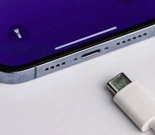 "Більше не буду": чоловік підбив підсумки двох років зарядки iPhone за порадами Apple