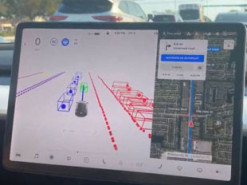 Илон Маск гордится тем, что за год с лишним испытаний бета-версии Tesla FSD никто в авариях не пострадал