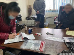 Житомирянин продавав через поштову мережу підроблені сертифікати про вакцинацію від COVID-19