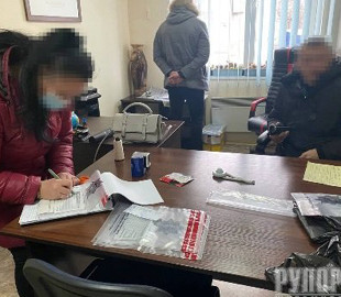 Житомирянин продавав через поштову мережу підроблені сертифікати про вакцинацію від COVID-19