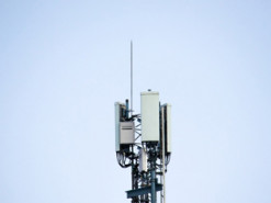 Розграбовані вежі та допомога від Starlink: як оператори відновлюють звʼязок на Харківщині