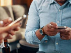 Как смартфоны уничтожают интеллект человека