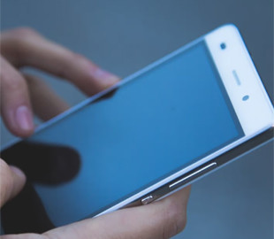 Українці скаржаться на якість зв'язку та відсутність інтернету в блекаути — що обіцяють оператори