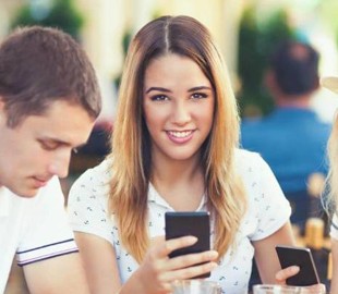 Когда не нужно доставать свой смартфон и смотреть в него