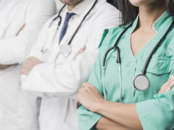 В городах Украины запустили флешмоб "Подвези медика на работу": как присоединится