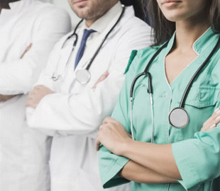 В городах Украины запустили флешмоб "Подвези медика на работу": как присоединится