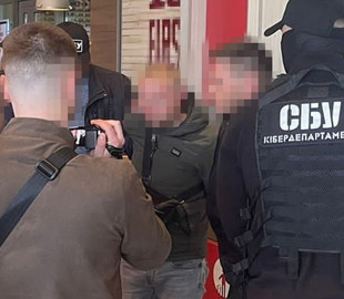 СБУ затримала у Києві двох «приватних детективів», які торгували конфіденційною інформацією із державних баз даних