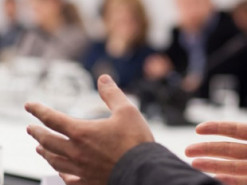 Чому оголошення на сайті недостатньо для розгляду скарги на держреєстратора — думка ВС