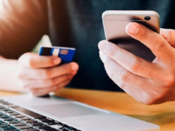 Четверо українців втратили понад 85000 гривень та 2878 доларів через інтернет-шахраїв