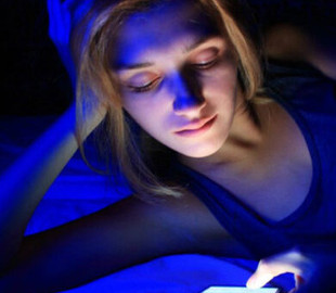 Експерт пояснила здатність смартфона таємно знімати власників