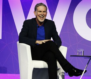 Глава Netflix стал зарабатывать на 48% больше