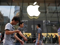 Apple обвинила операторов в саботировании новых технологий