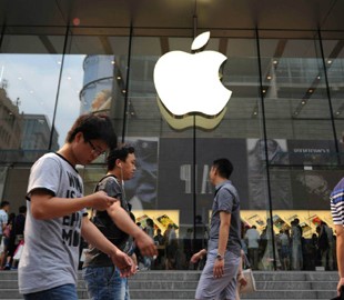 Apple обвинила операторов в саботировании новых технологий