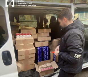 БЕБ знайшло організаторів схеми продажу нелегальних сигарет через Telegram