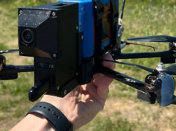 Українські інженери створили систему самонаведення для FPV-дронів за $200