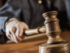 На Черкащині судитимуть патрульного, який взяв 20 тисяч гривень хабара