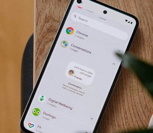 В Android 12 появится функция автоповорота экрана по определению положения лица пользователя