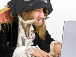 В самоизоляции люди стали чаще пользоваться пиратскими видеосервисами