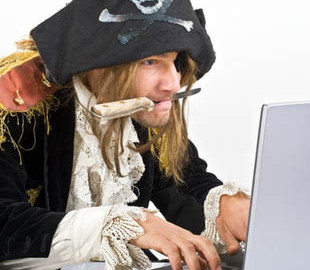 В самоизоляции люди стали чаще пользоваться пиратскими видеосервисами