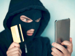 Мужчина из колонии украл с банковских карточек украинцев 400 тыс. грн