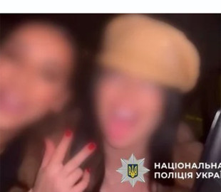 Скандал у Києві: поліція знайшла дівчат, які їздили містом під російську музику