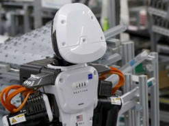 Bloomberg: «Роботы догоняют людей по количеству рабочих мест»