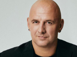 Потап відповів на закиди хейтерів і показав свою заяву на вступ до територіальної оборони