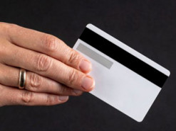 Ідеальний клон: у Миколаєві жінка втратила 94 тисячі, переплутавши сайт шахраїв із справжнім