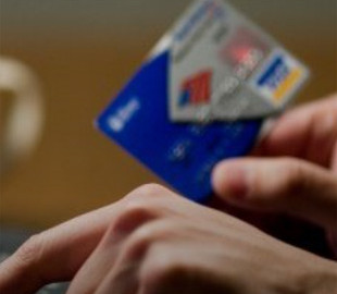 Шахраї видурили у двох українців понад 80 тисяч гривень