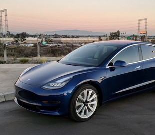 В автомобилях Tesla появится функция караоке