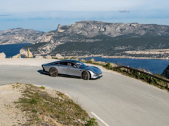 1000 км на одной зарядке: Mercedes испытал многообещающий электрокар